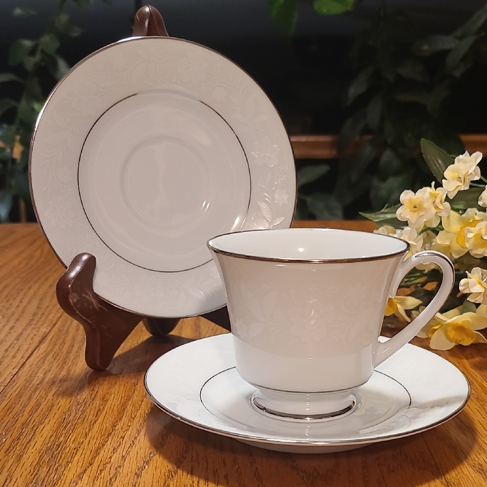 Noritake Fine China Ranier Cup & 2 Saucers